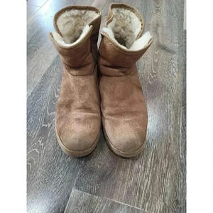 UGGwomens boots size 9.5